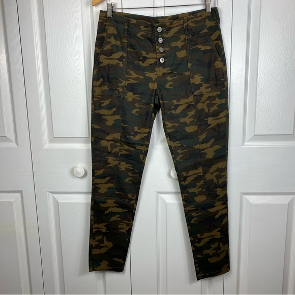 NWT Camo Button-Up Pants size M - Picture 1 of 9